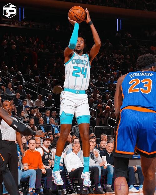 停不下来！鲍尔空位三分继续命中